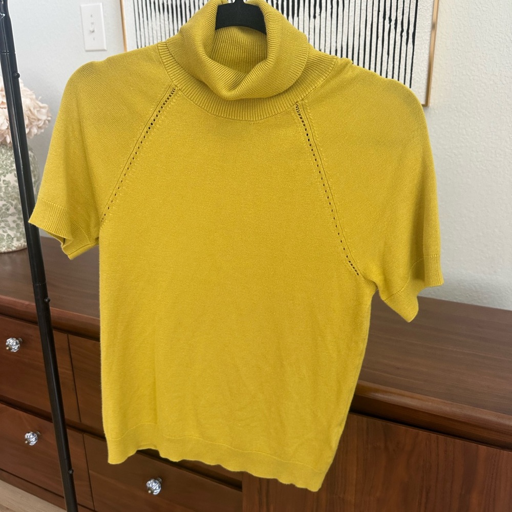 Premise Short Sleeve Turtleneck Sweater in Mustard Yellow size small